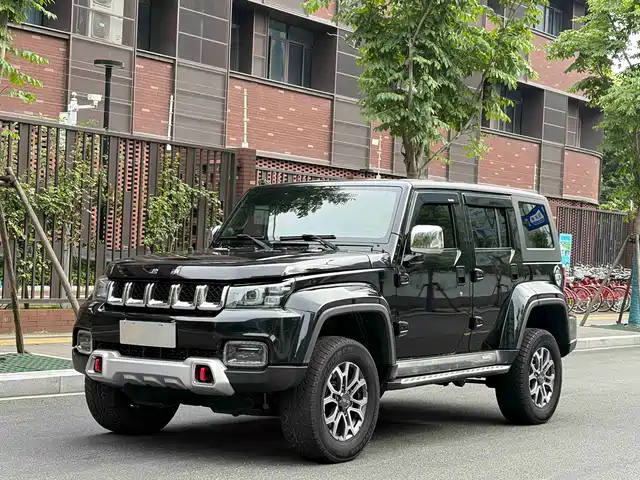 BAIC BJ 40 2023 2.0 T AT 4 WD — фото 1