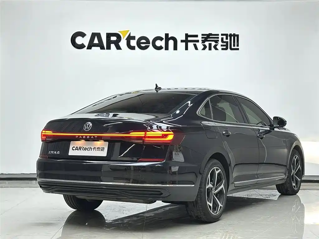Volkswagen Passat 2025 330TSI Elite