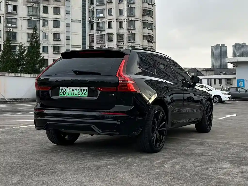 Volvo XC60 PHEV — миниатюра 8