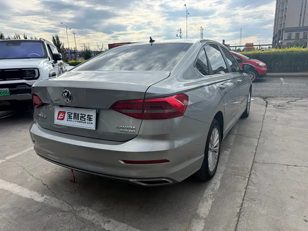 Volkswagen Lavida — миниатюра 4