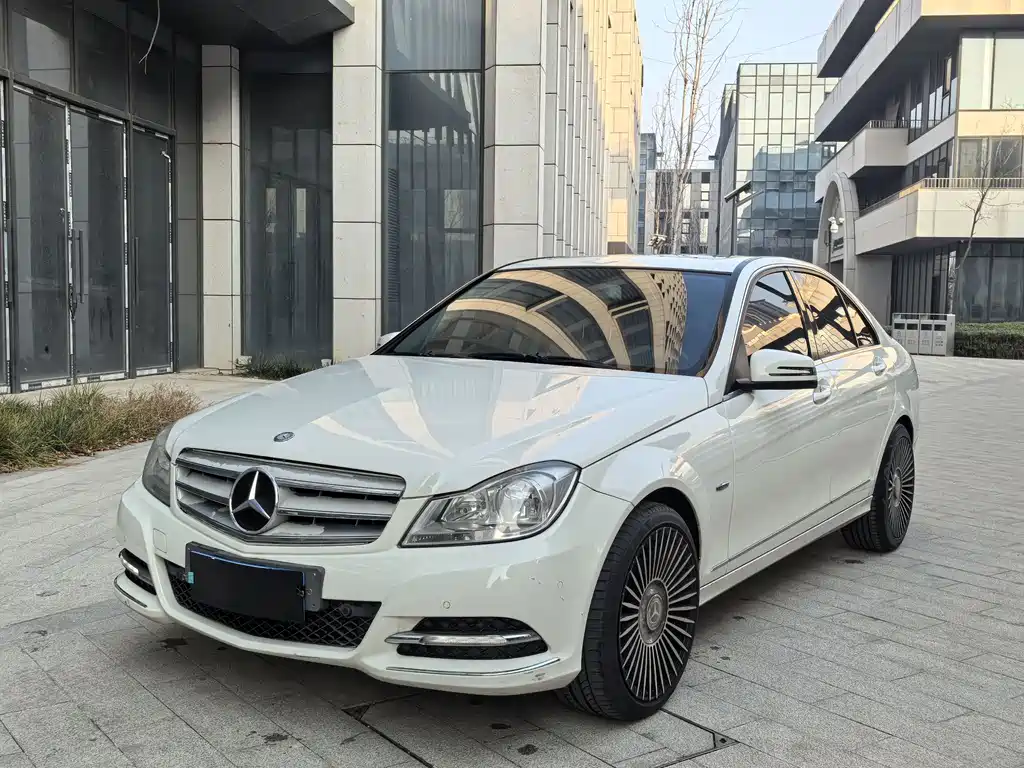 Mercedes-Benz C-Class 2011