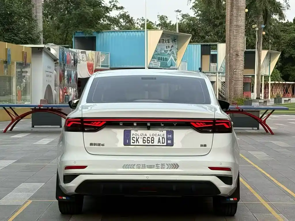 Geely Emgrand — миниатюра 8
