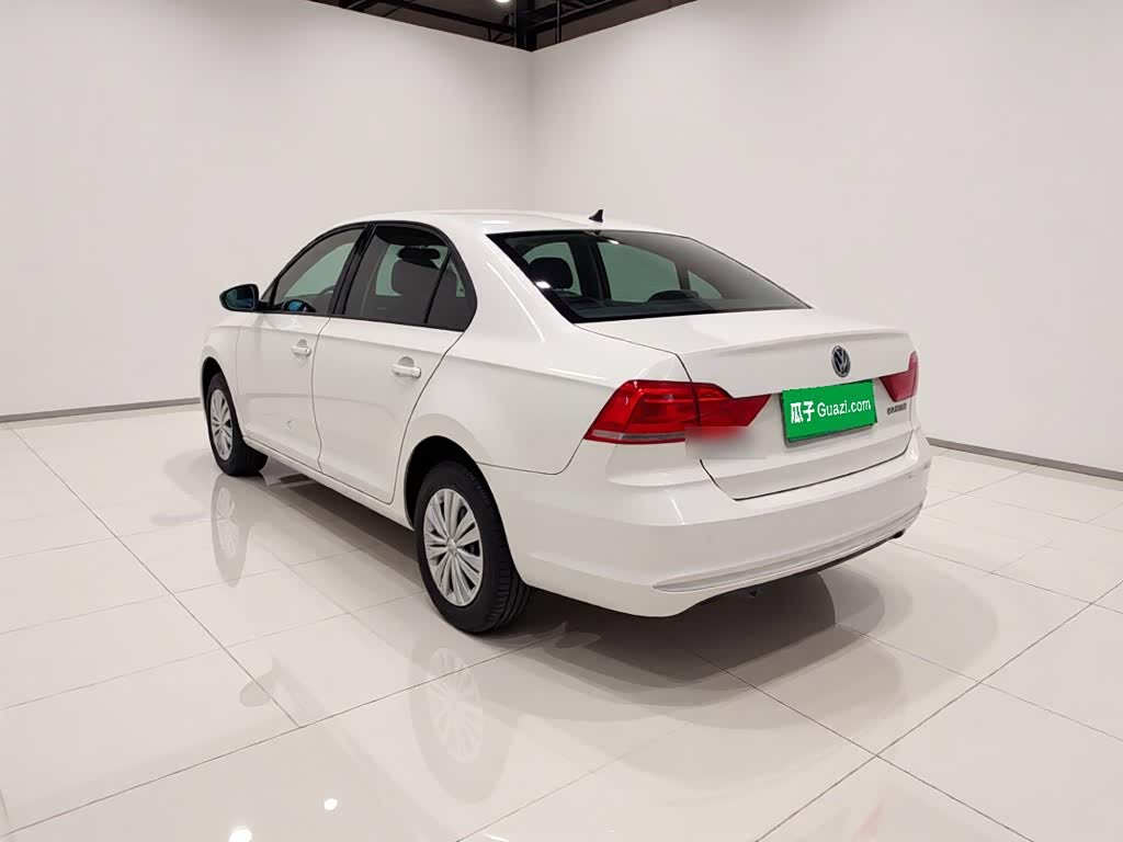 Volkswagen Santana 1.5 л 2022 г. Белый, пробег 31800 км