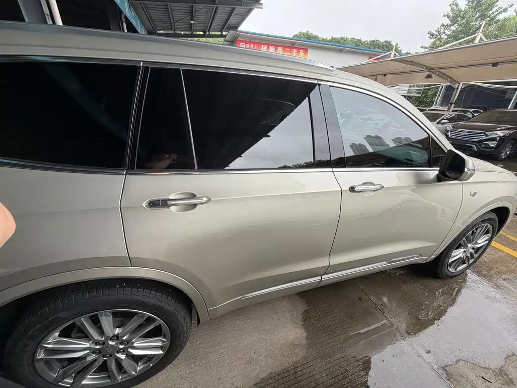 Cadillac XT6 2021 28T мест Luxury