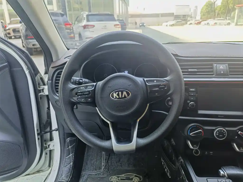 Kia KX Cross — миниатюра 6