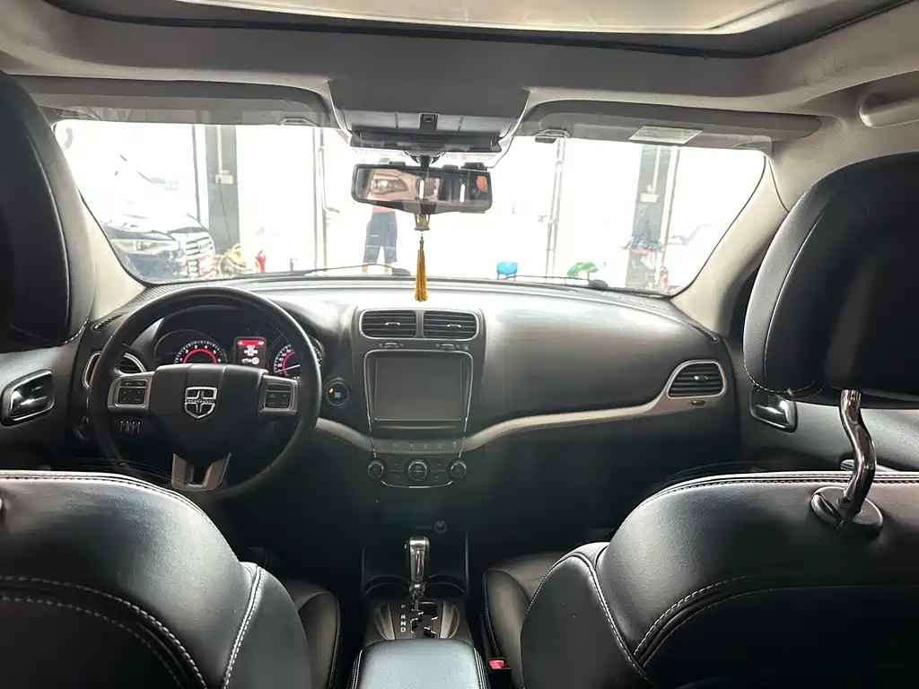 Dodge Journey — миниатюра 6