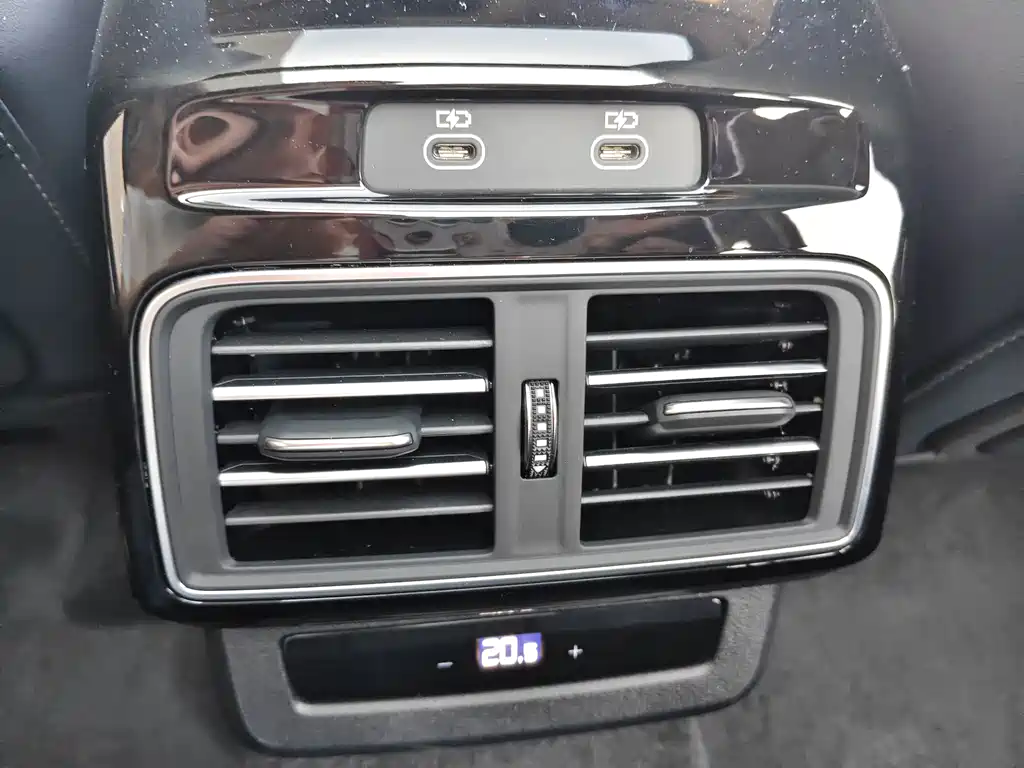 Audi Q5L — миниатюра 9