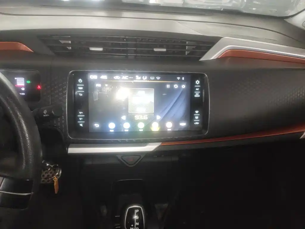 Geely Vision X1 — миниатюра 13