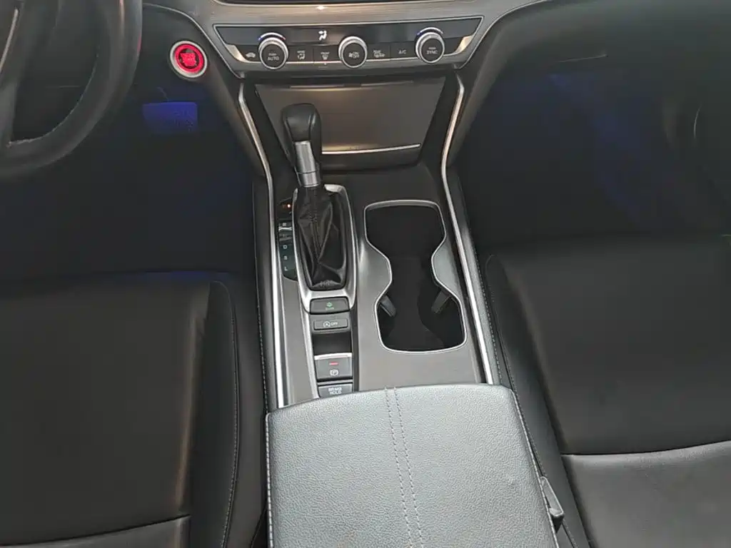 Honda Accord — миниатюра 14