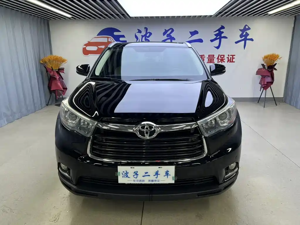 TOYOTA HIGHLANDER