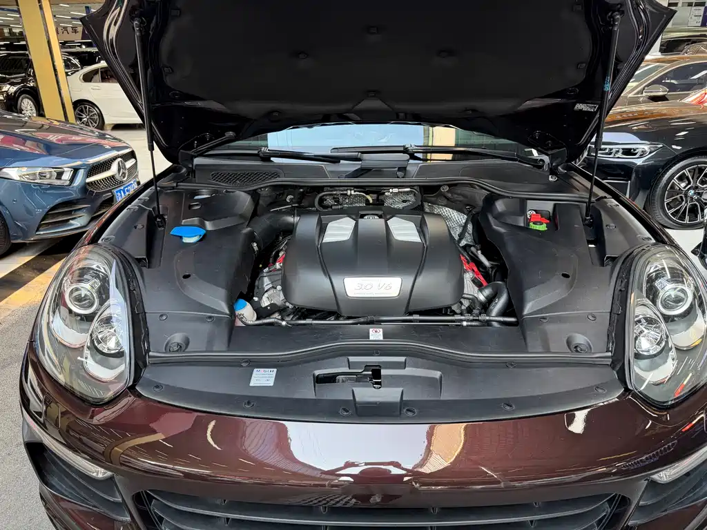 Porsche Cayenne — миниатюра 30