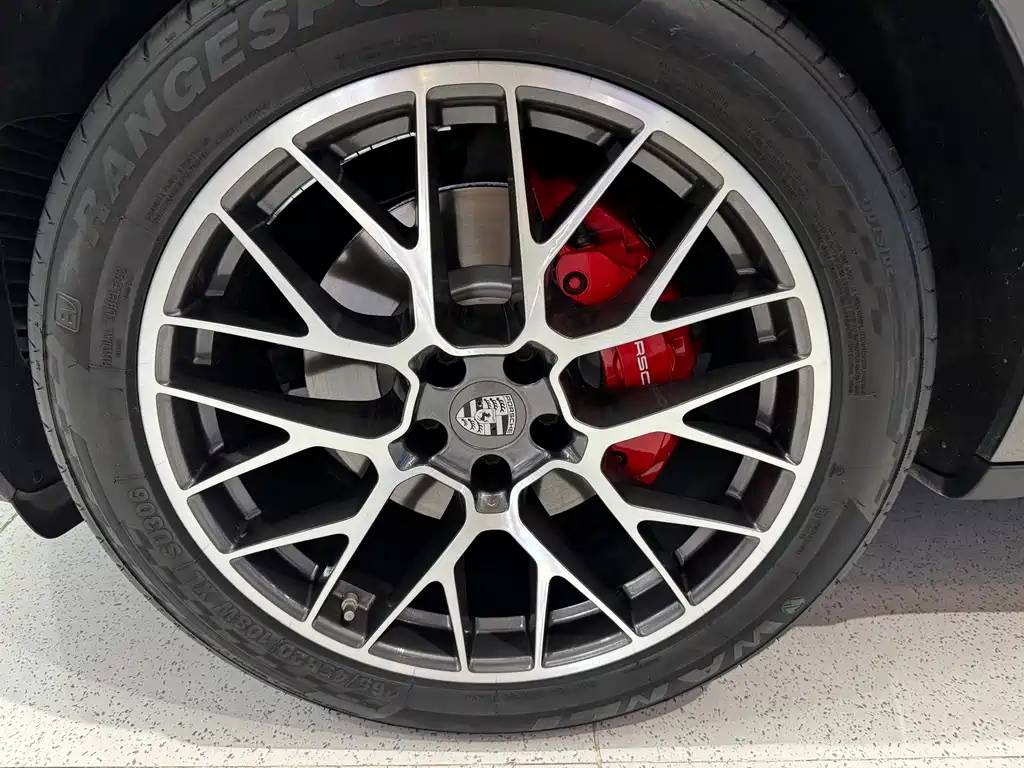 Porsche Macan — миниатюра 9