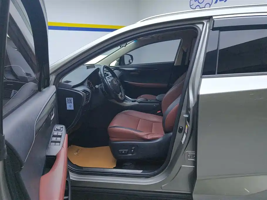 Lexus NX 2015 200t