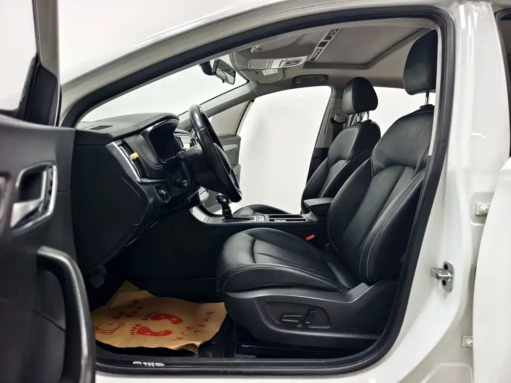 Roewe i6 Classic — миниатюра 11