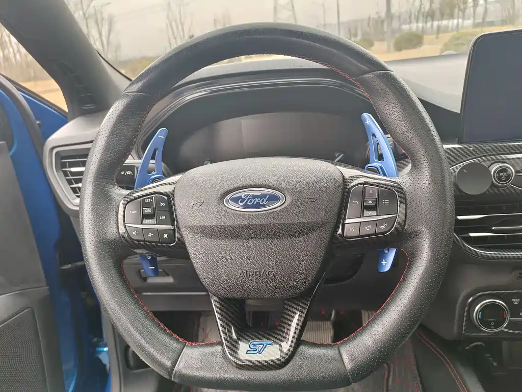 FORD FOX
