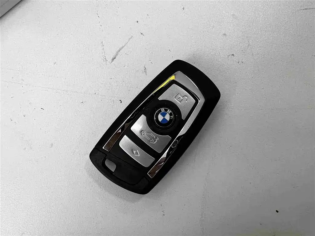 BMW 5 Series — миниатюра 12