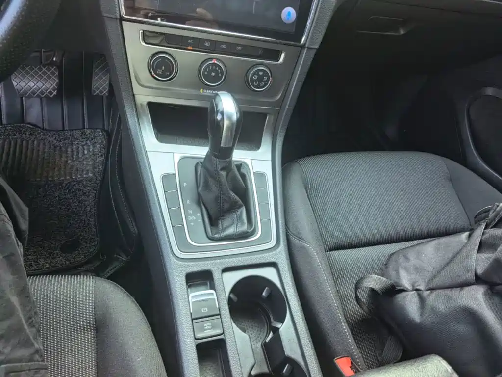 Volkswagen Golf — миниатюра 14