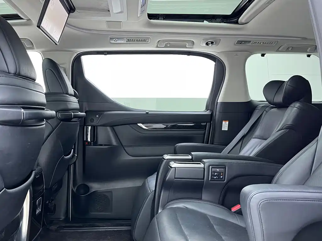Toyota Vellfire 2020 2.5L HV Luxury