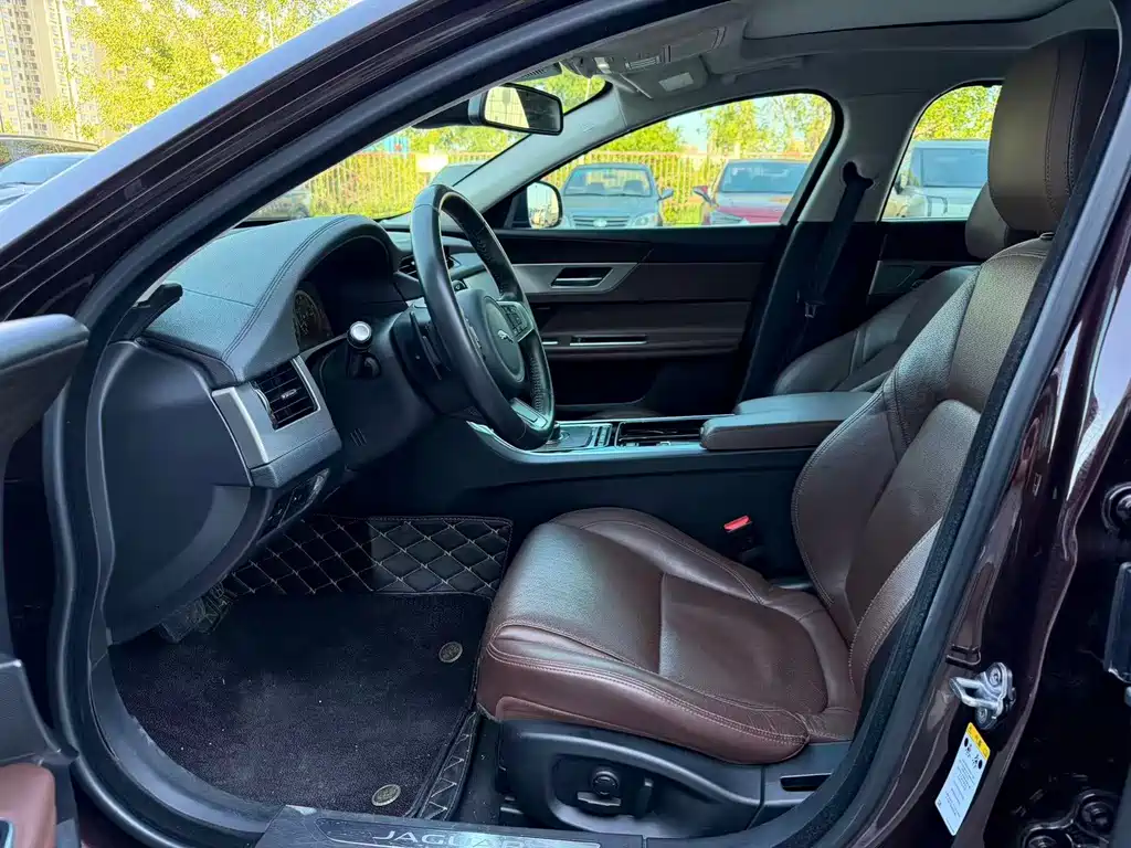 Jaguar XFL — миниатюра 6