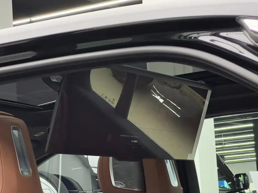 BMW i7 — миниатюра 18