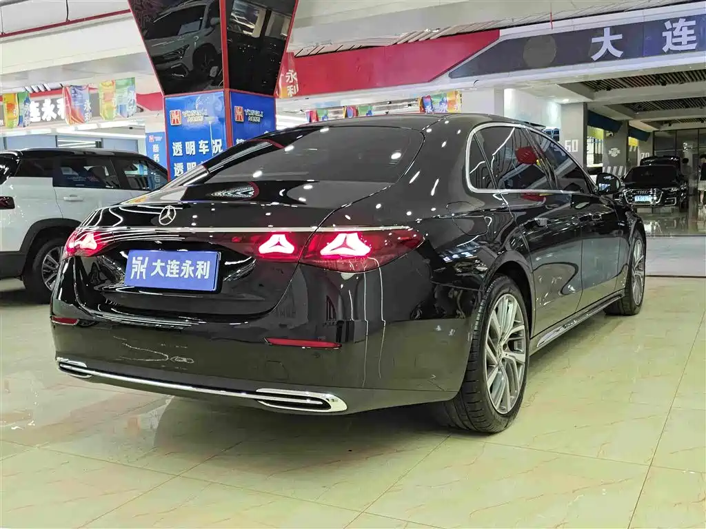 Mercedes-Benz E-Class — миниатюра 15