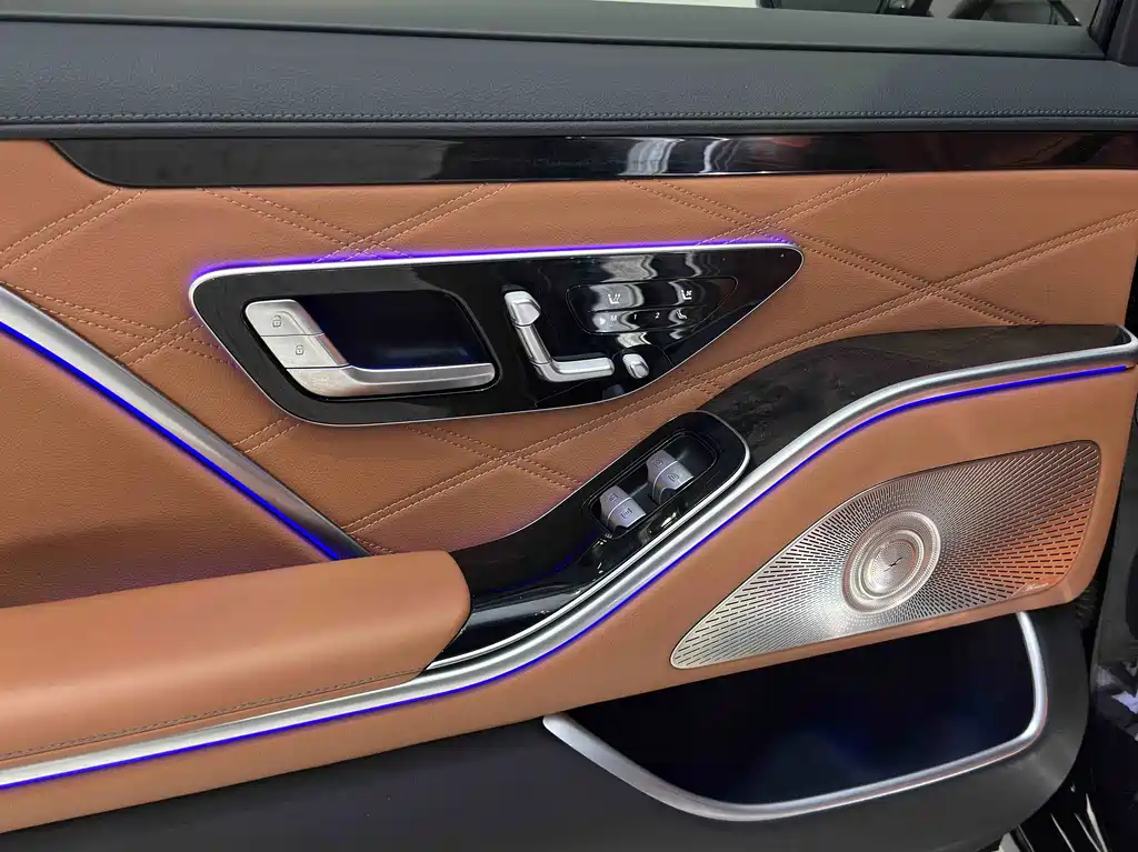 Mercedes-Benz S-Class — миниатюра 7