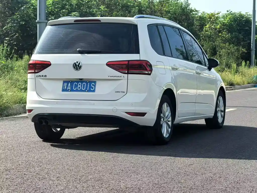 Volkswagen Touran — миниатюра 9