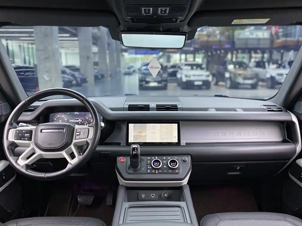 Land Rover Defender — миниатюра 12