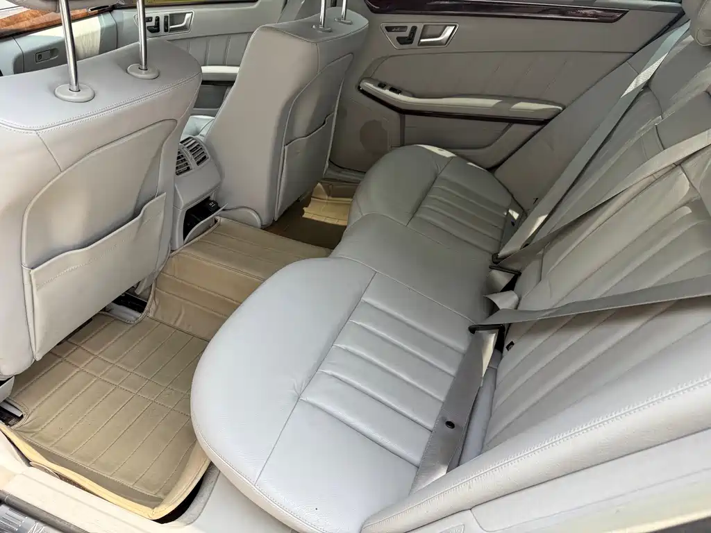 Mercedes-Benz E-Class — миниатюра 8