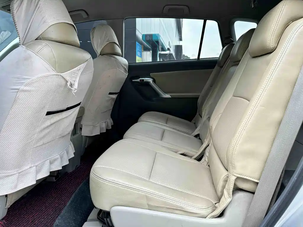 Toyota Verso — миниатюра 6