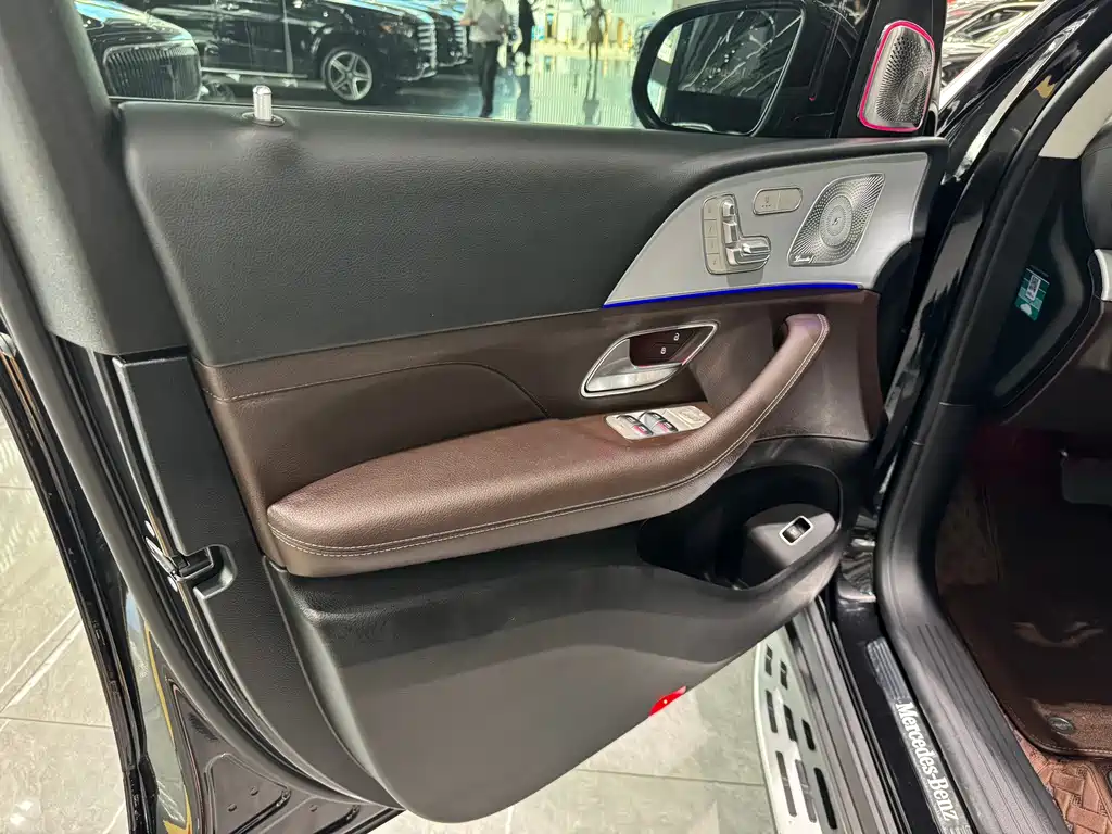 Mercedes-Benz GLE (Import) — миниатюра 8
