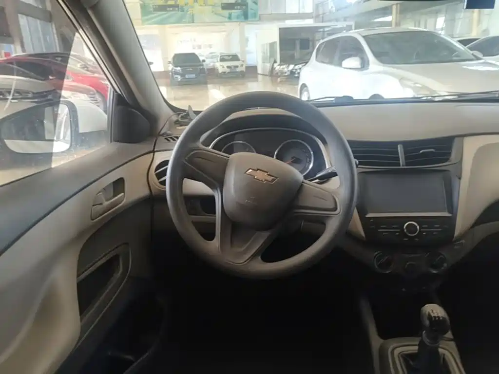 Chevrolet Sail — миниатюра 11
