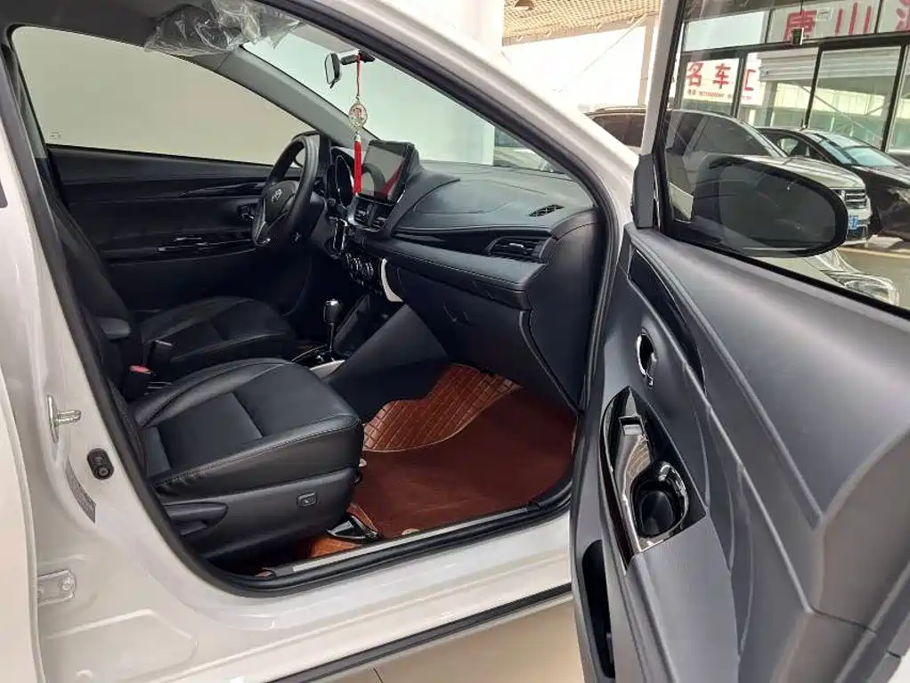 Toyota Yaris L — миниатюра 11