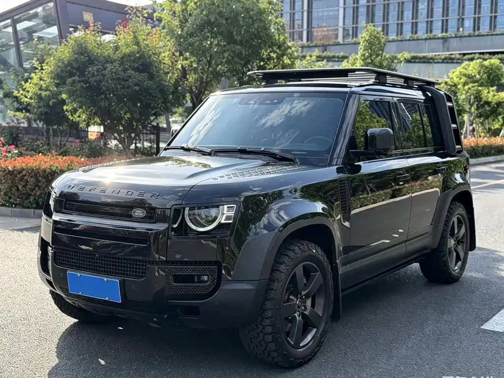 Land Rover Defender 2021