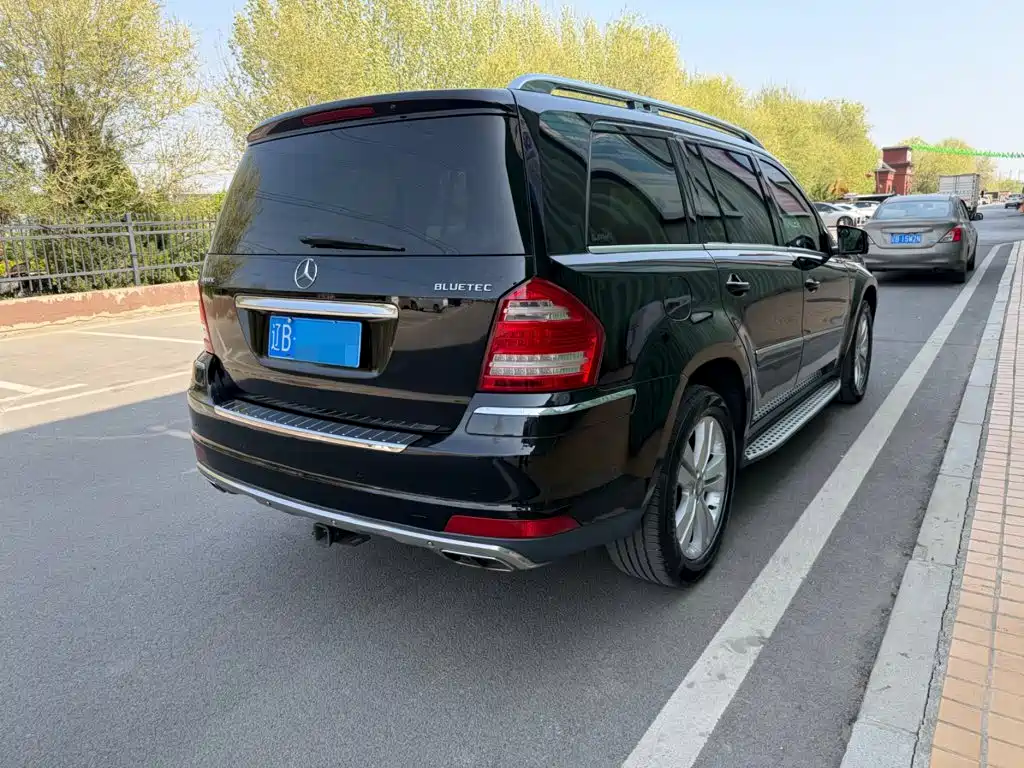 Mercedes-Benz GL-Class — миниатюра 12