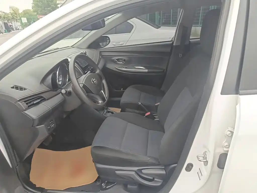 Toyota Yaris L — миниатюра 15