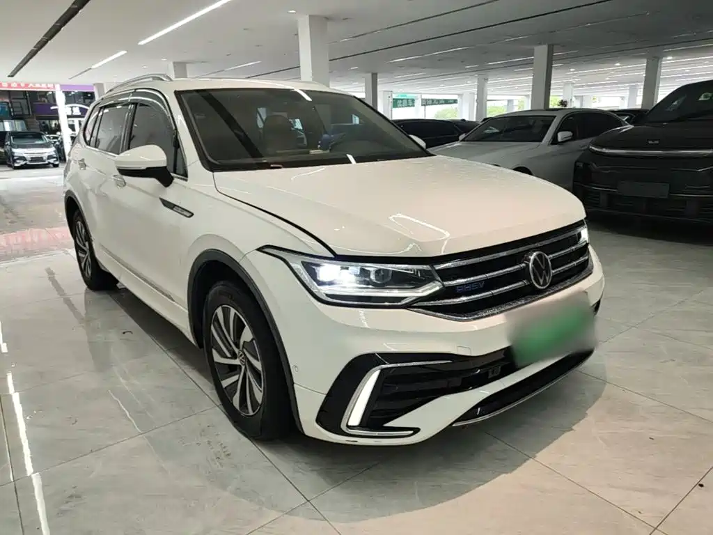 Volkswagen Tiguan L PHEV — миниатюра 4