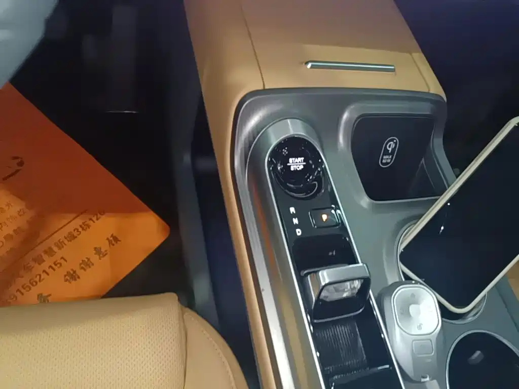 GAC Motor Trumpchi E8 PHEV — миниатюра 14