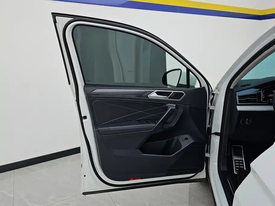 Volkswagen Tiguan L — миниатюра 7