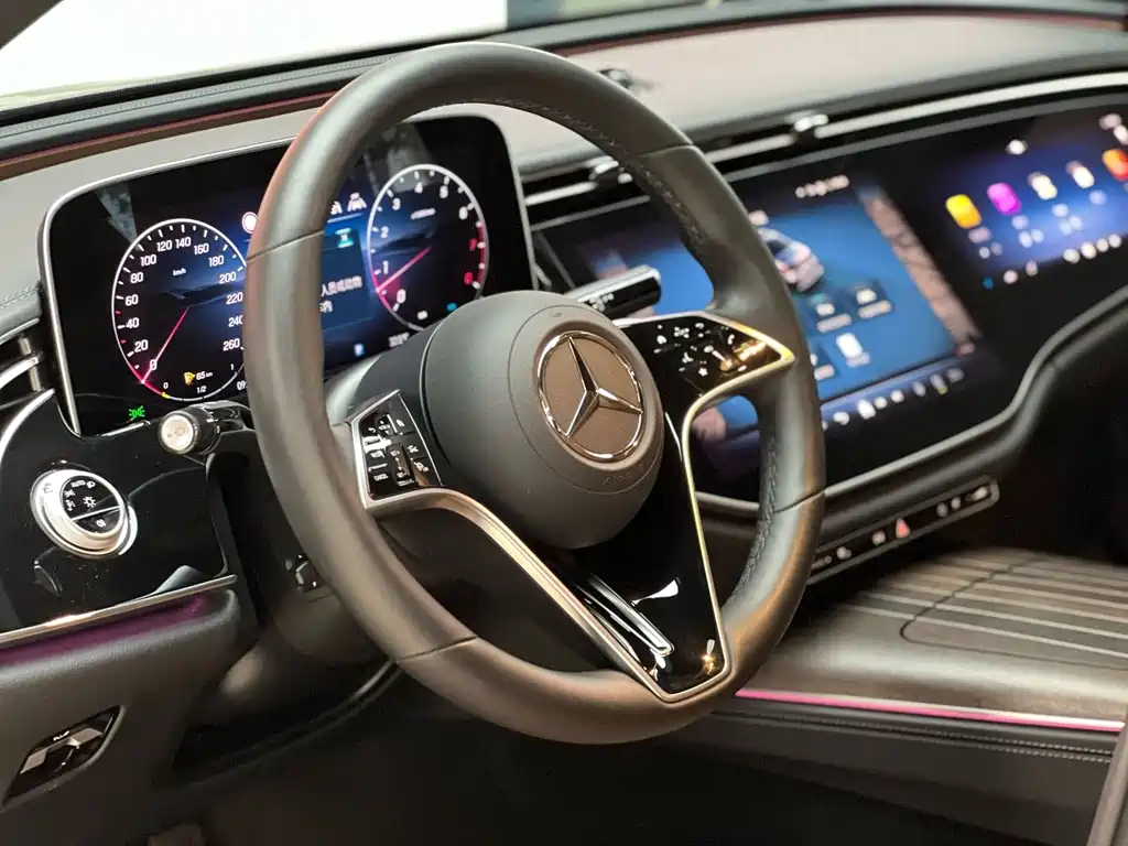 Mercedes-Benz E-Class — миниатюра 7
