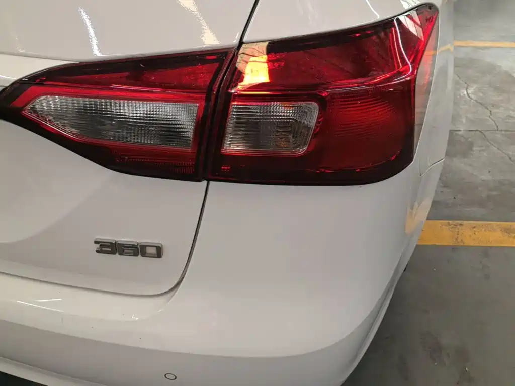 Roewe 360 — миниатюра 8