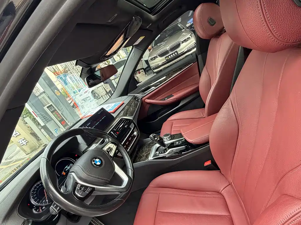 BMW 5 Series — миниатюра 4