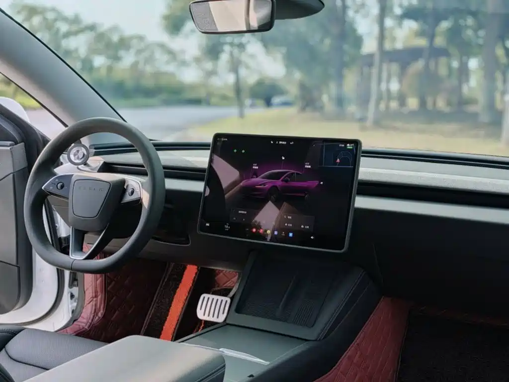 Tesla Model 3 — миниатюра 11