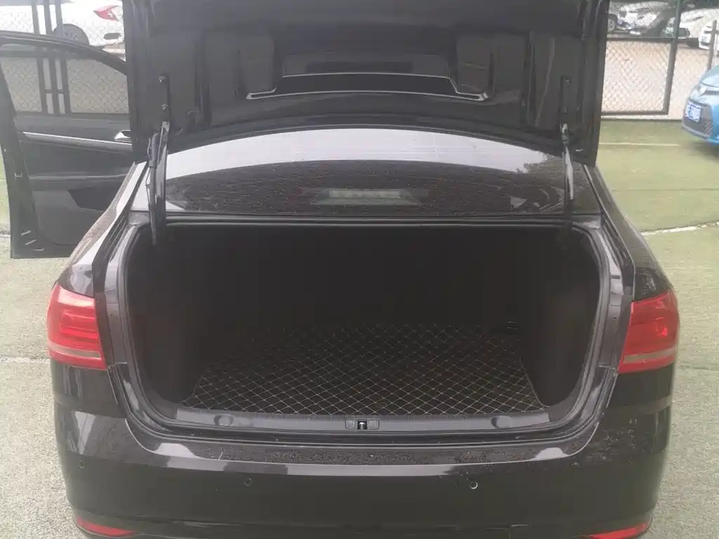 Volkswagen Lavida — миниатюра 15