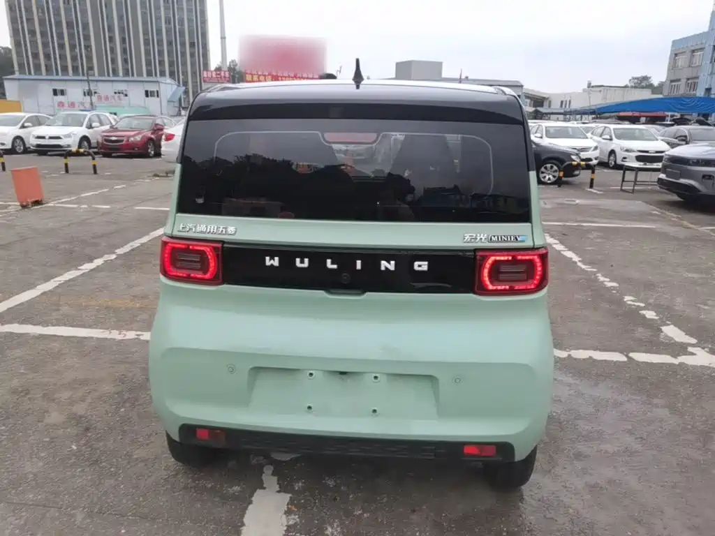 Wuling MINIEV — миниатюра 6