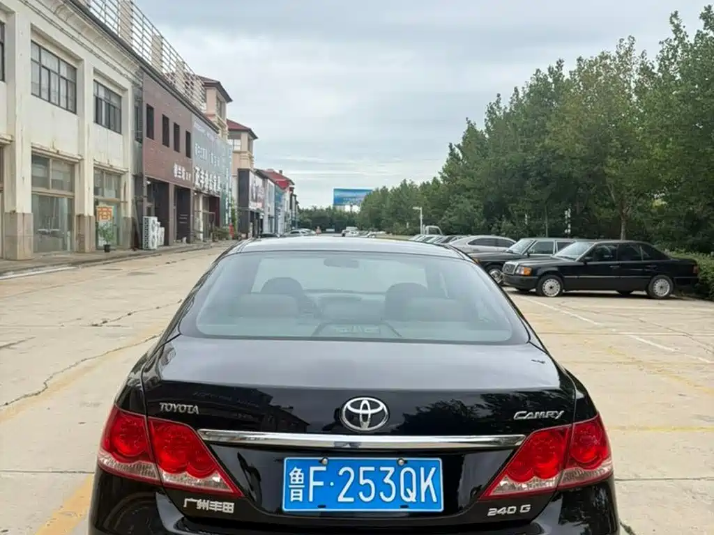 Toyota Camry — миниатюра 6