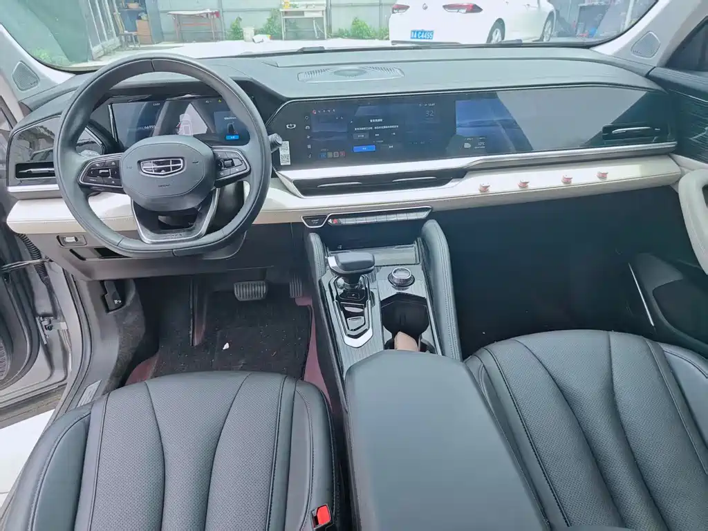 Geely Xingyue L — миниатюра 10