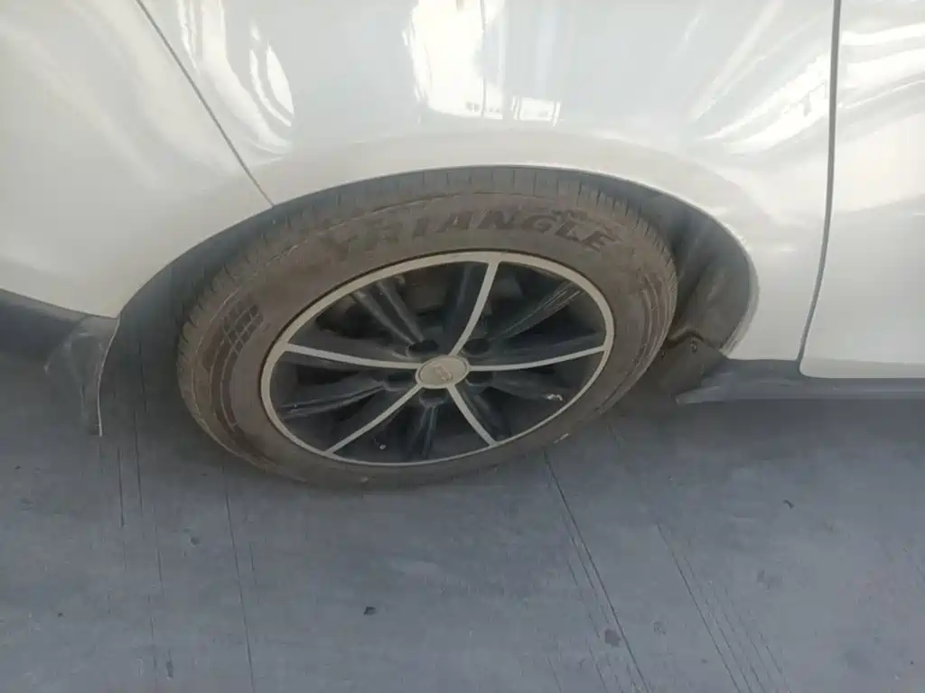 Geely Emgrand — миниатюра 12