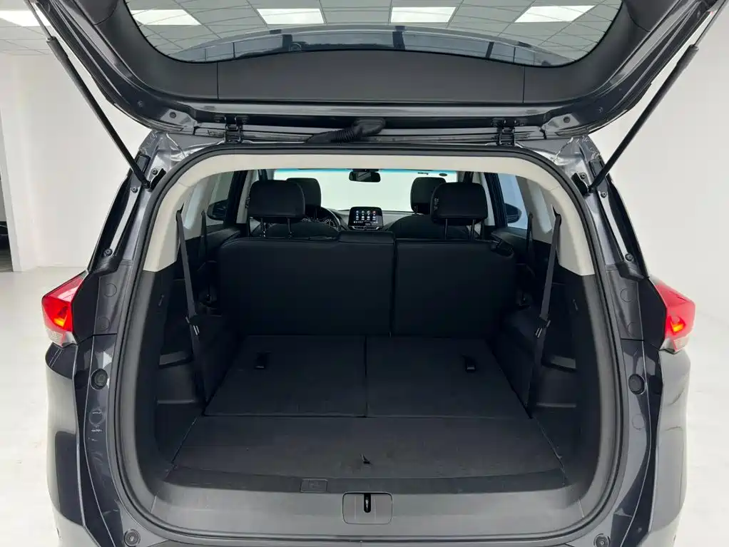 Chevrolet Volando — миниатюра 12