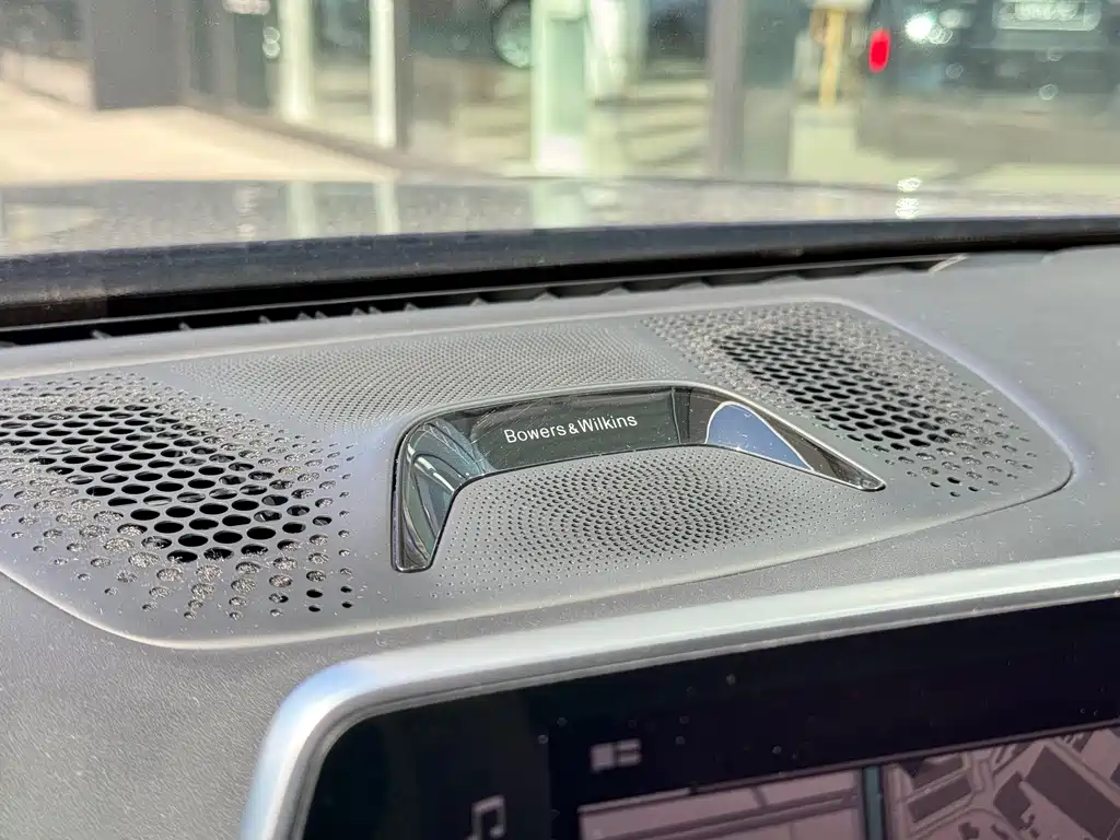 BMW 7 Series — миниатюра 25